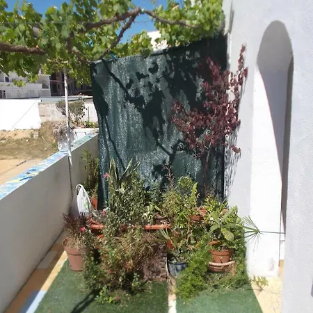 Δωμάτια σε οικογενειακή κατοικία Ztir